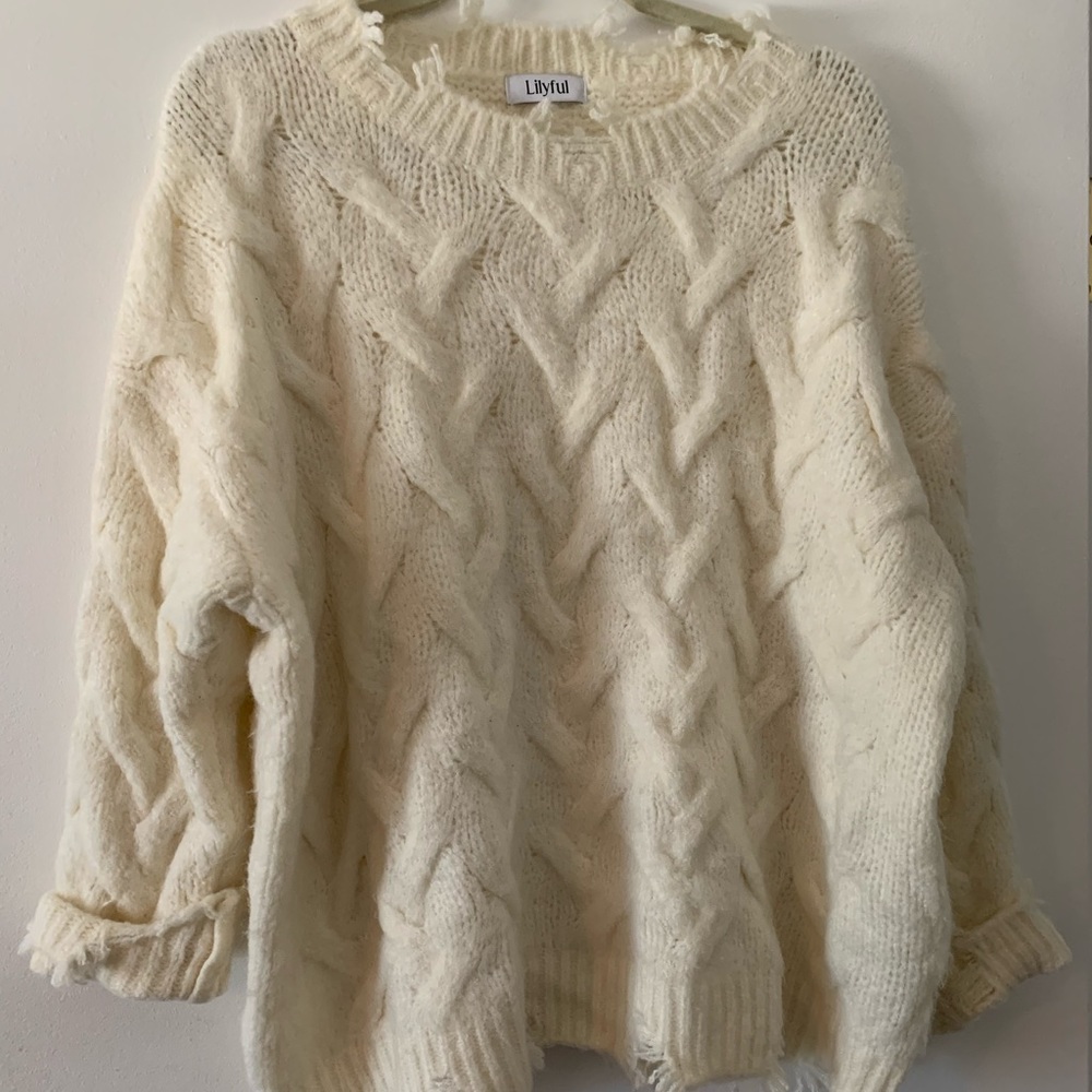Lilyful Destructed Sweater Size M
